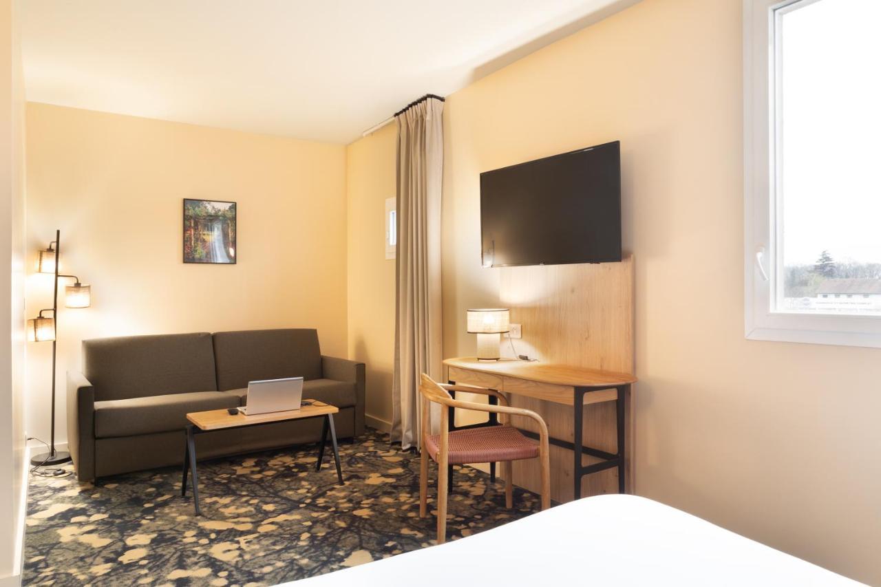 Hotel Ibis Styles Versailles Saint Quentin En Yvelines Exterior foto