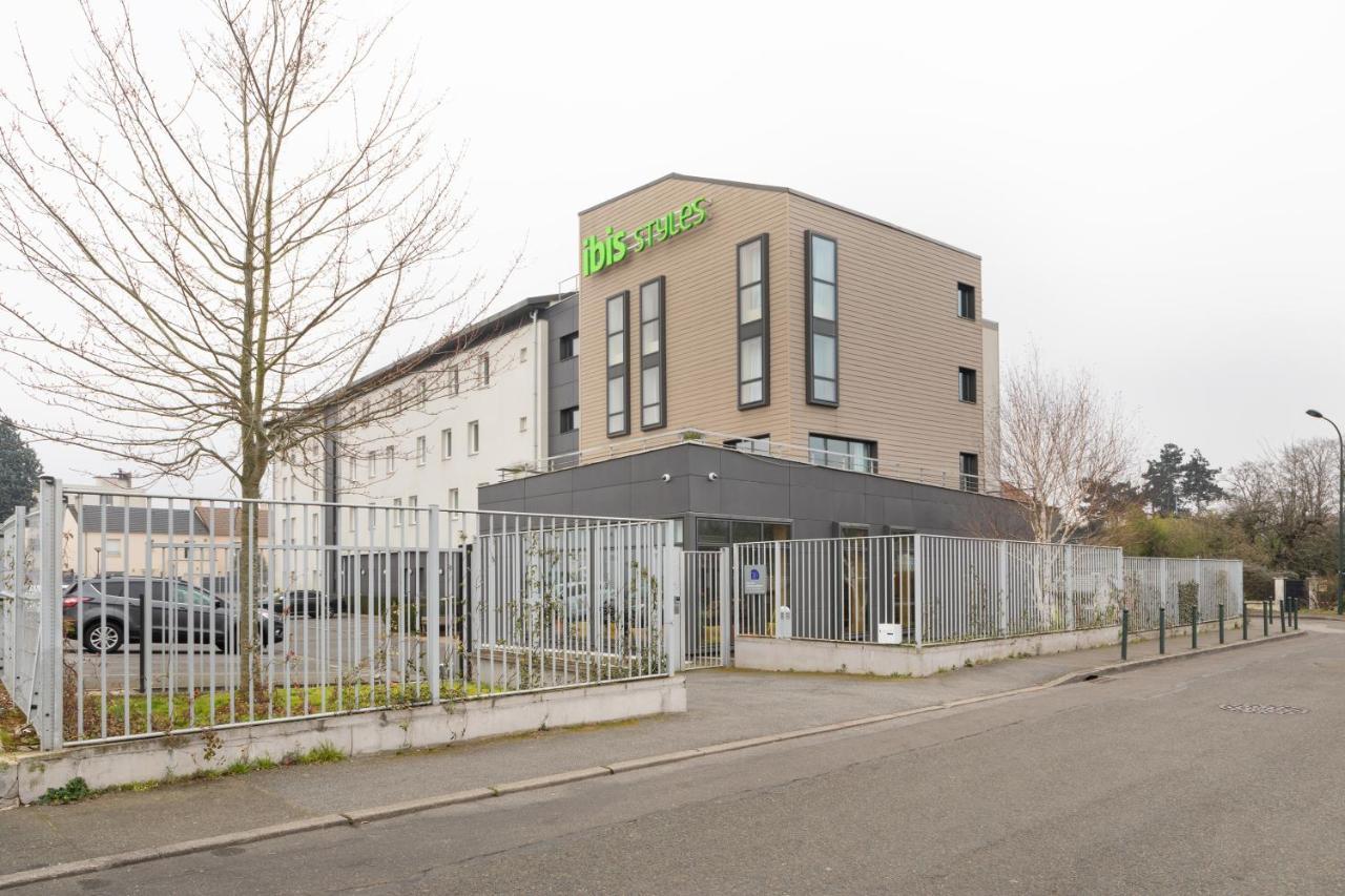 Hotel Ibis Styles Versailles Saint Quentin En Yvelines Exterior foto